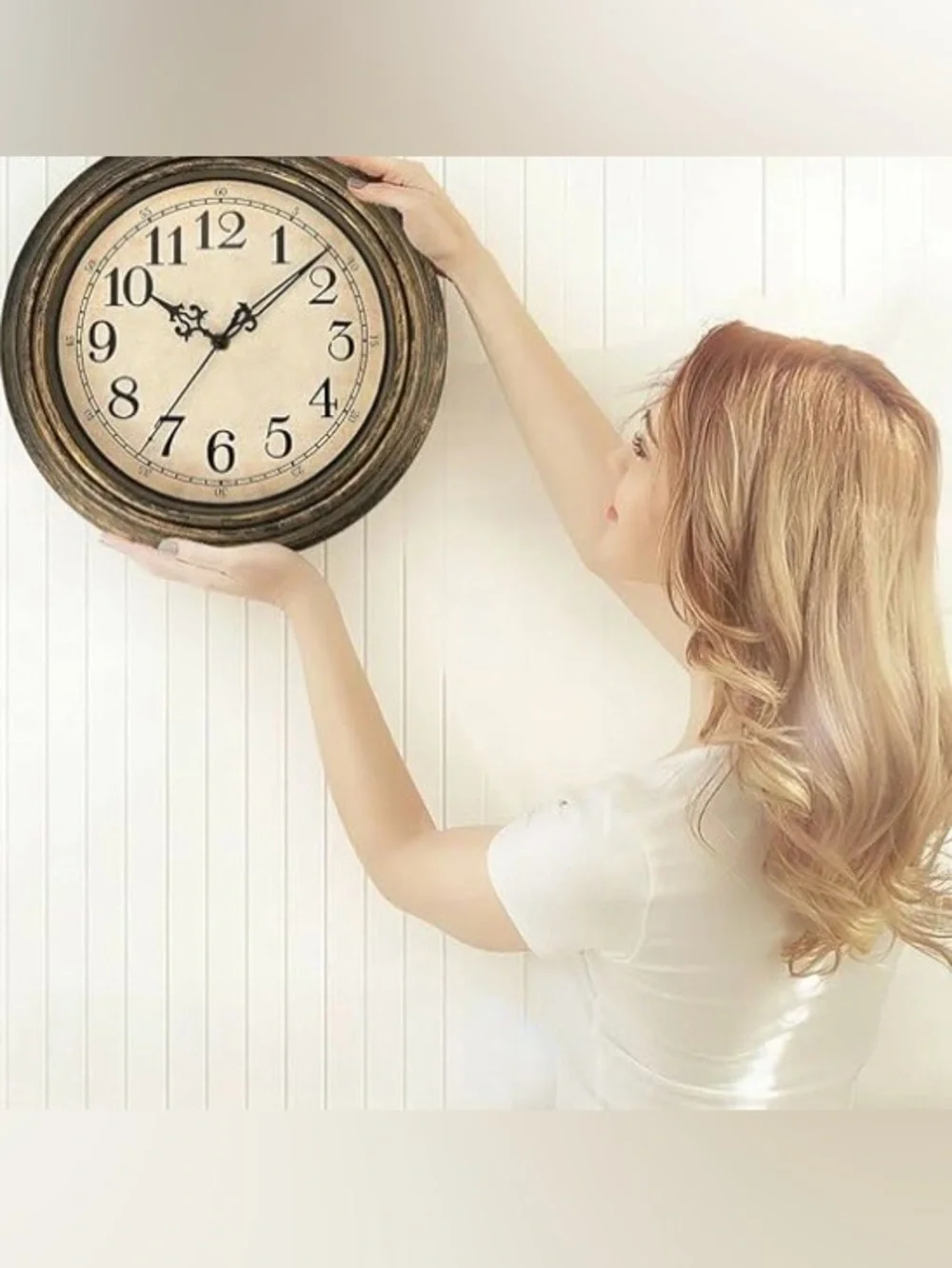 NEW IN BOX 🕰️  PLUMMET RETRO 12” ROUND COPPER GOLD BATTERY-OPERATED WALL CLOCK